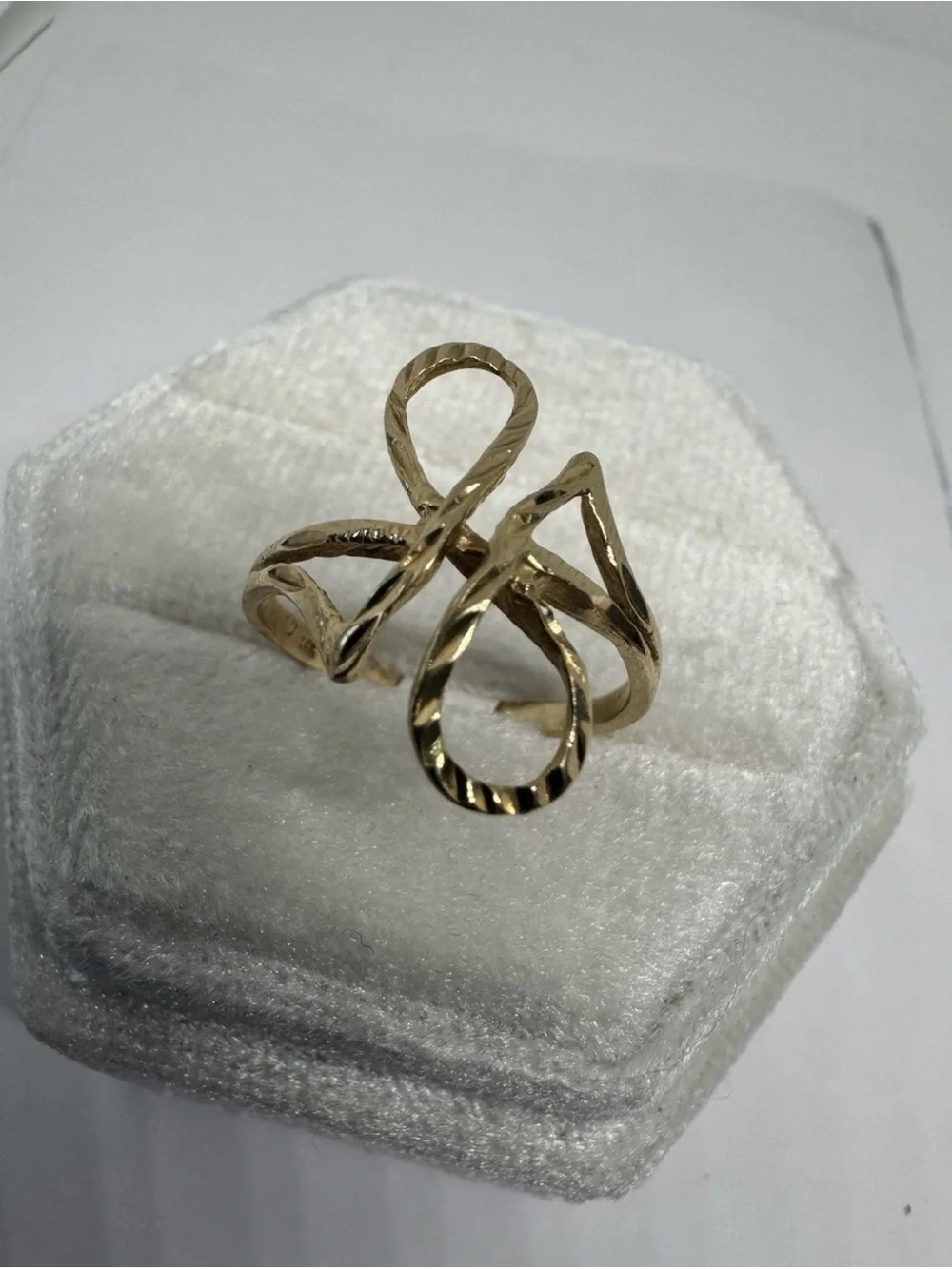 Vintage 14K 585 Yellow Gold Infinity Ring Size 6 Abstract Twisted Design